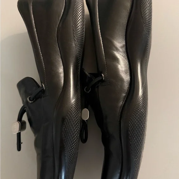 Prada Women’s Black Soft Leather Loafers - Size 40. Barely Worn. - Picture 3 of 9